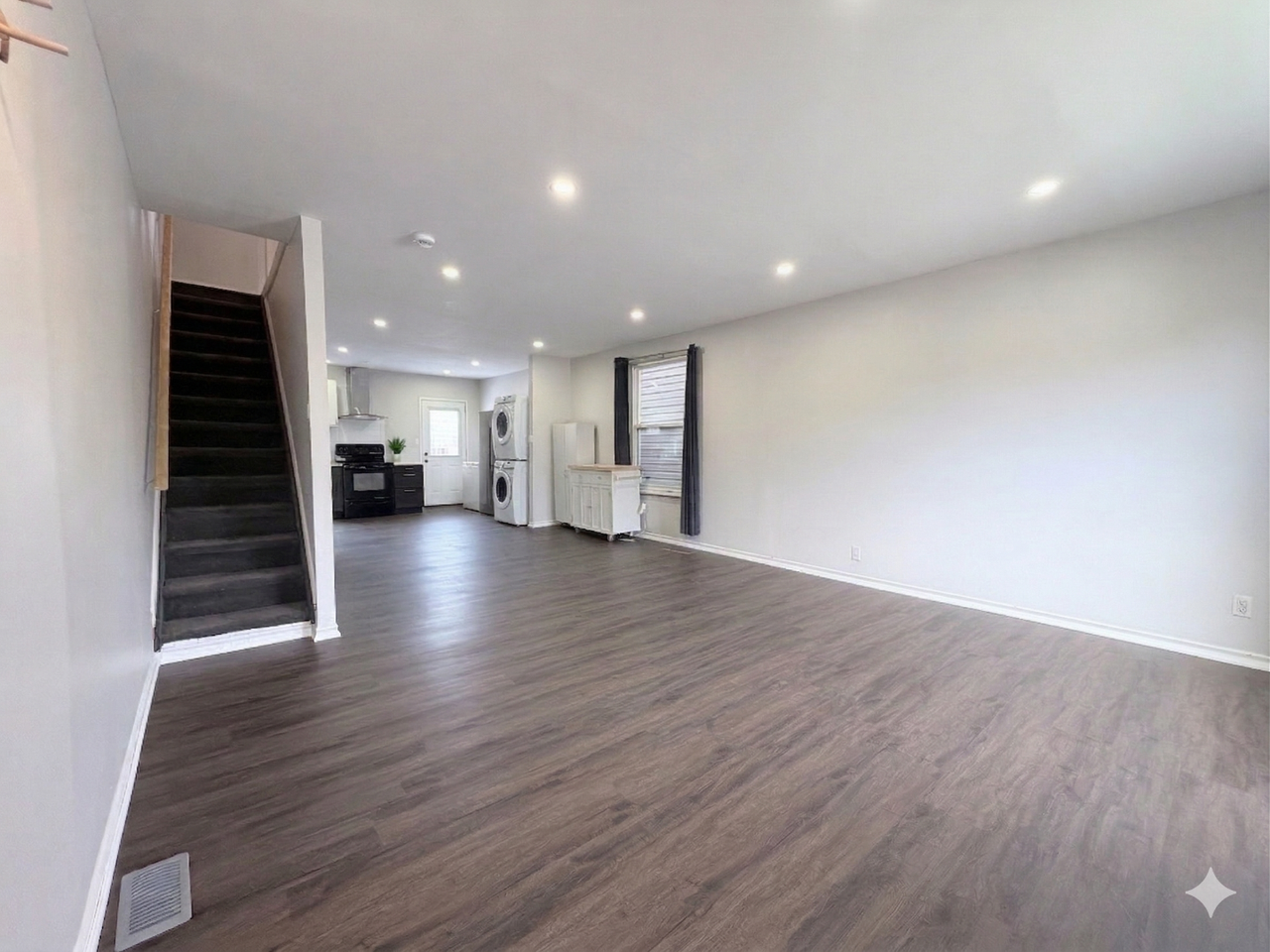 11 Lincoln St - Photo 4 of 21