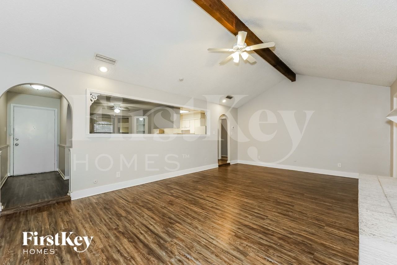3417 Willowcrest Dr - Photo 4 of 18