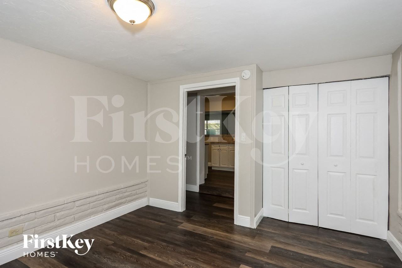 2921 Nwterrace - Photo 6 of 14