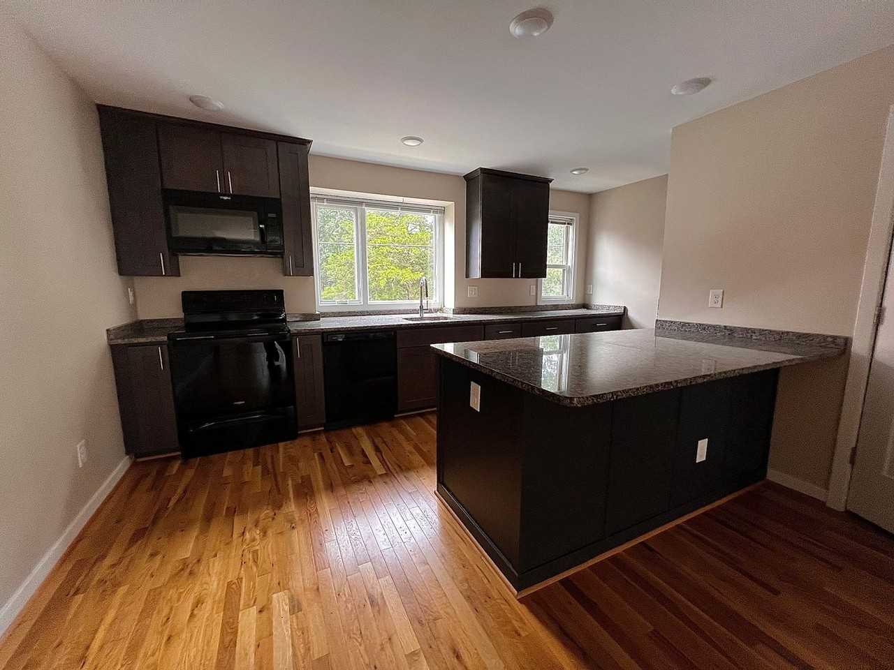 630 Park Lane - Photo 3 of 11