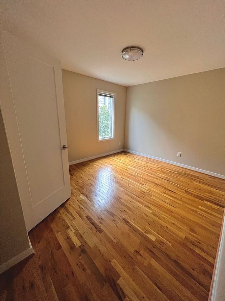 630 Park Lane - Photo 4 of 11