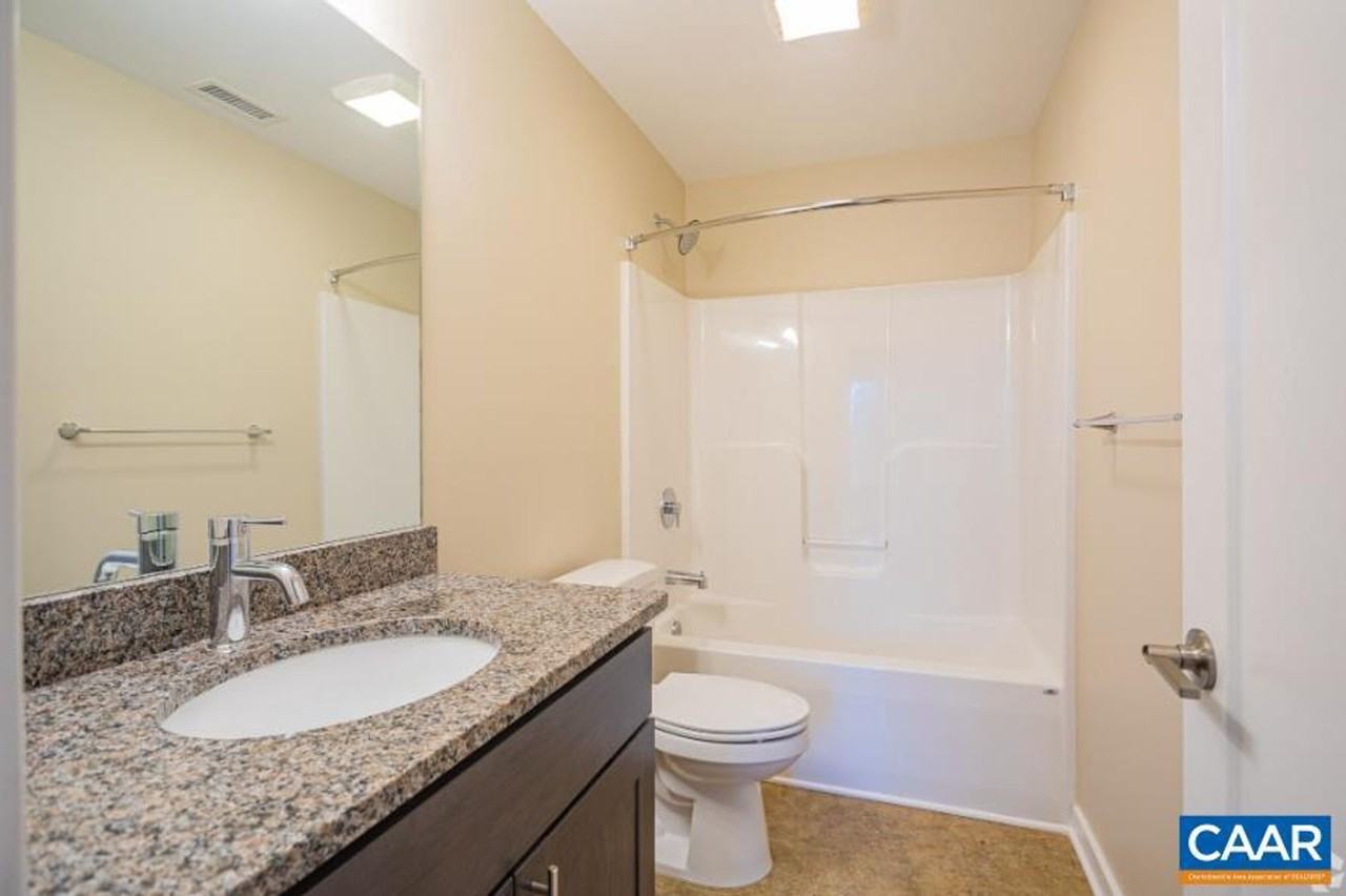 630 Park Lane - Photo 7 of 11