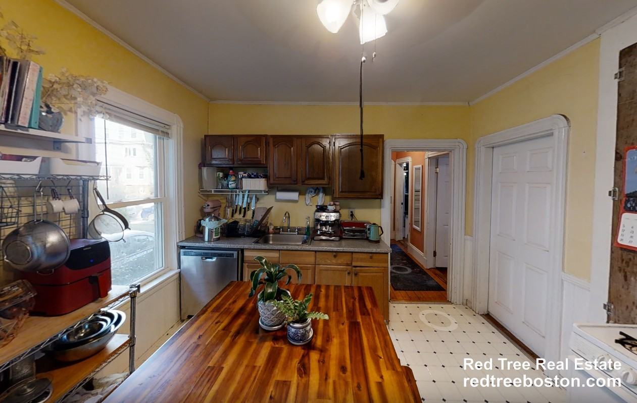 29 Victoria St #1 - Photo 3 of 9