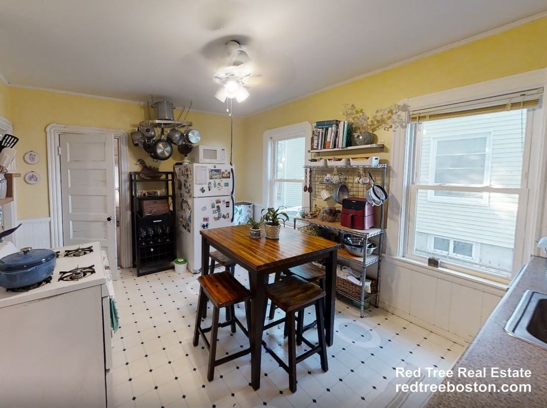 29 Victoria St #1 - Photo 4 of 9