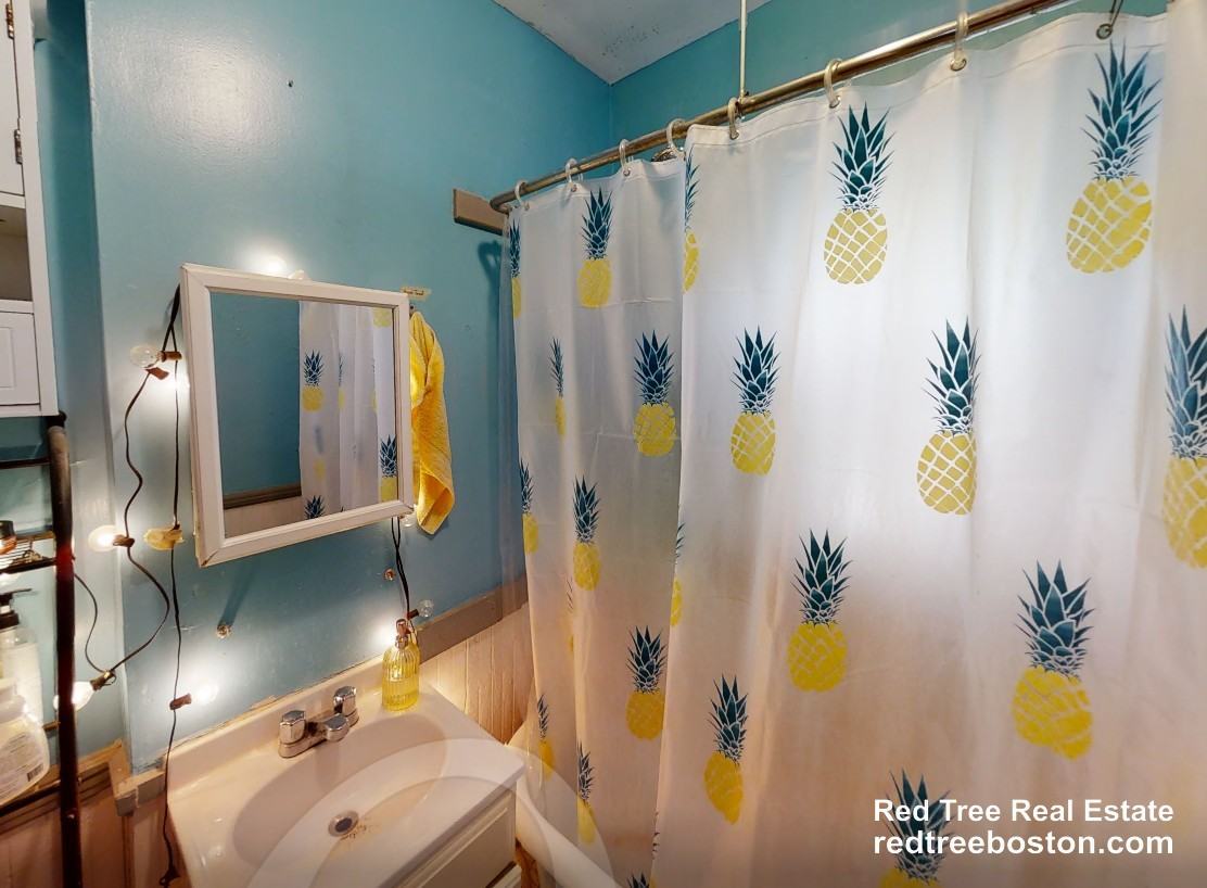 29 Victoria St #1 - Photo 6 of 9