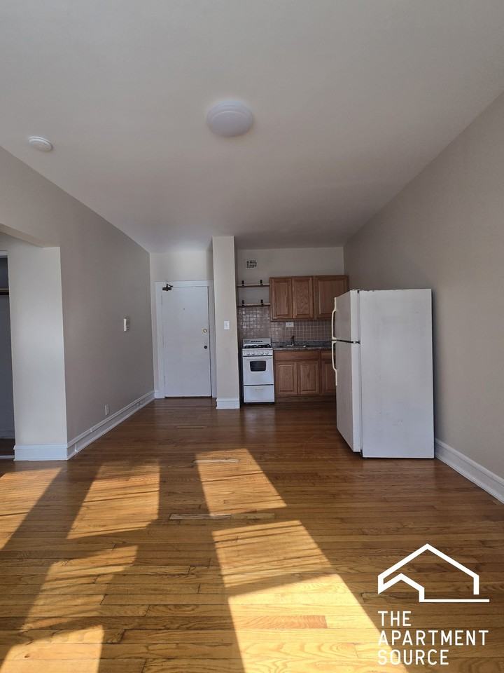 1145 W Morse Ave #103 - Photo 2 of 7