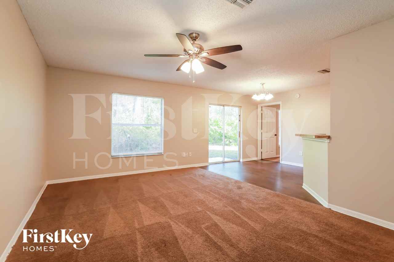 15013 Se 25th Ave - Photo 4 of 16