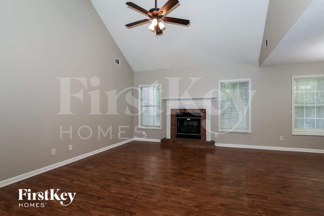 145 Garrison Chase - Photo 2 of 19