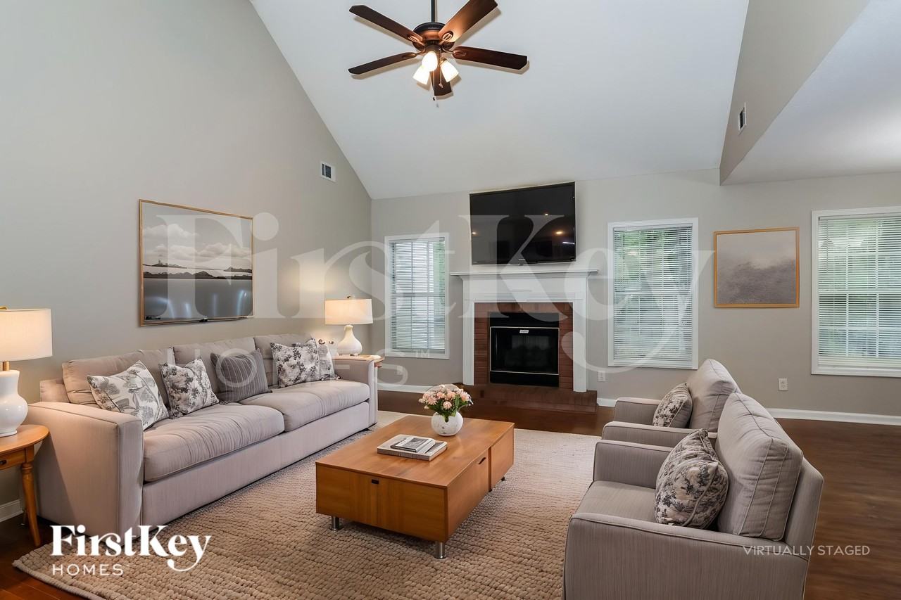 145 Garrison Chase - Photo 3 of 19