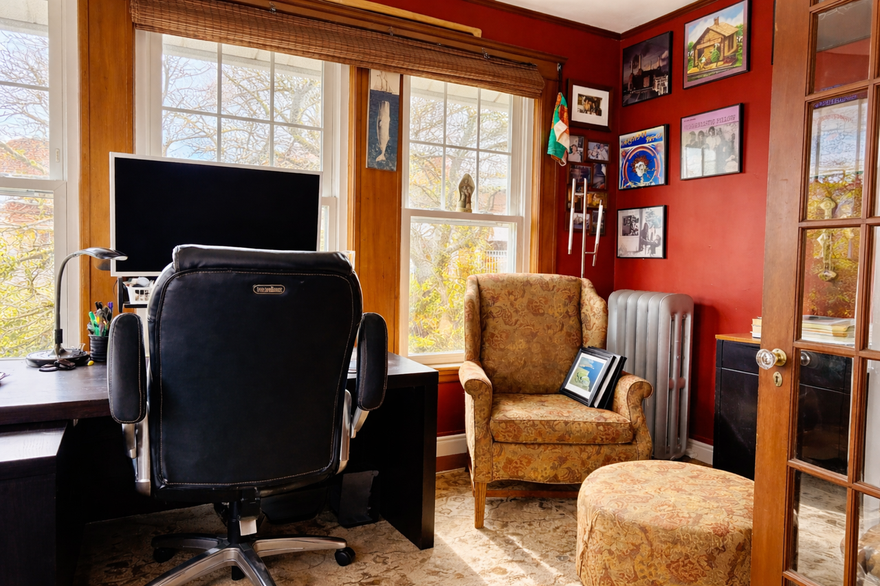 740 Belmont St - Photo 5 of 39