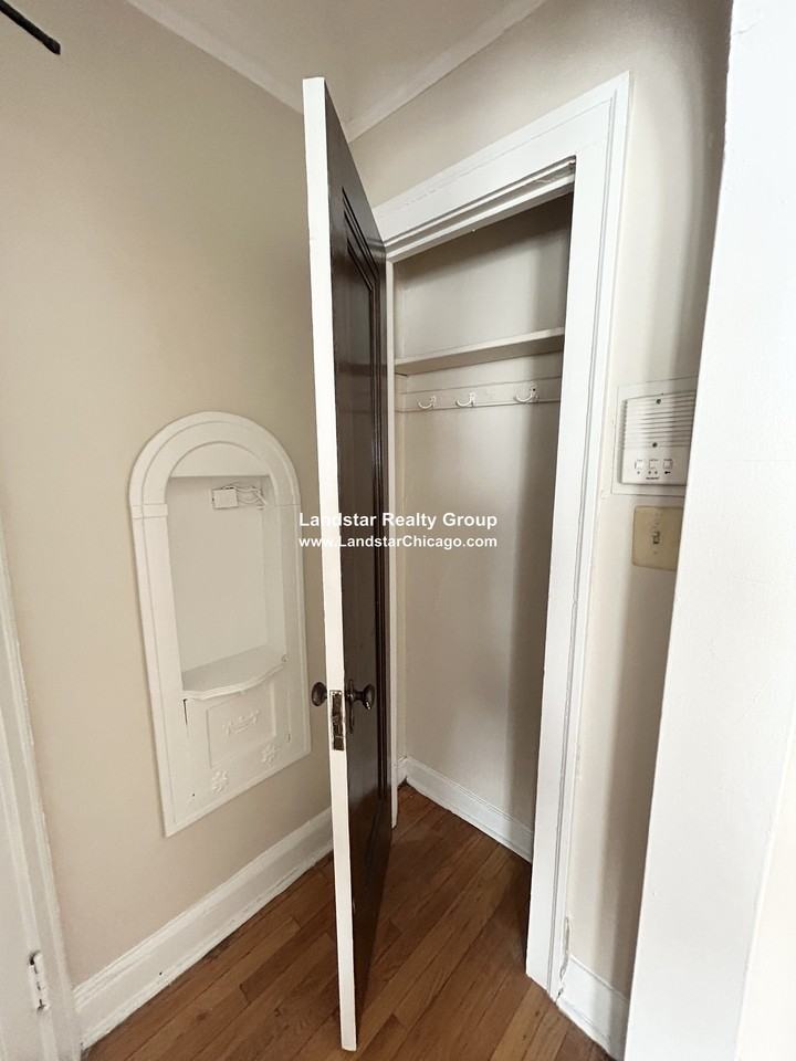 1806 W Farwell Ave #3B - Photo 2 of 17