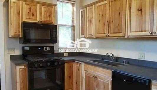 519 Penn Ave N - Photo 2 of 14