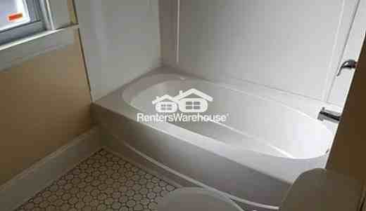 519 Penn Ave N - Photo 6 of 14