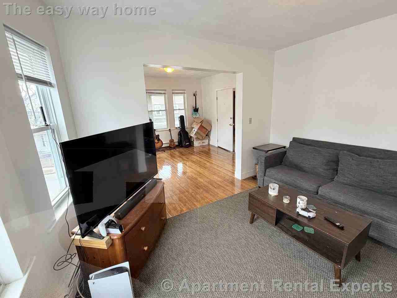 27 Conwell Ave #2 - Photo 4 of 14