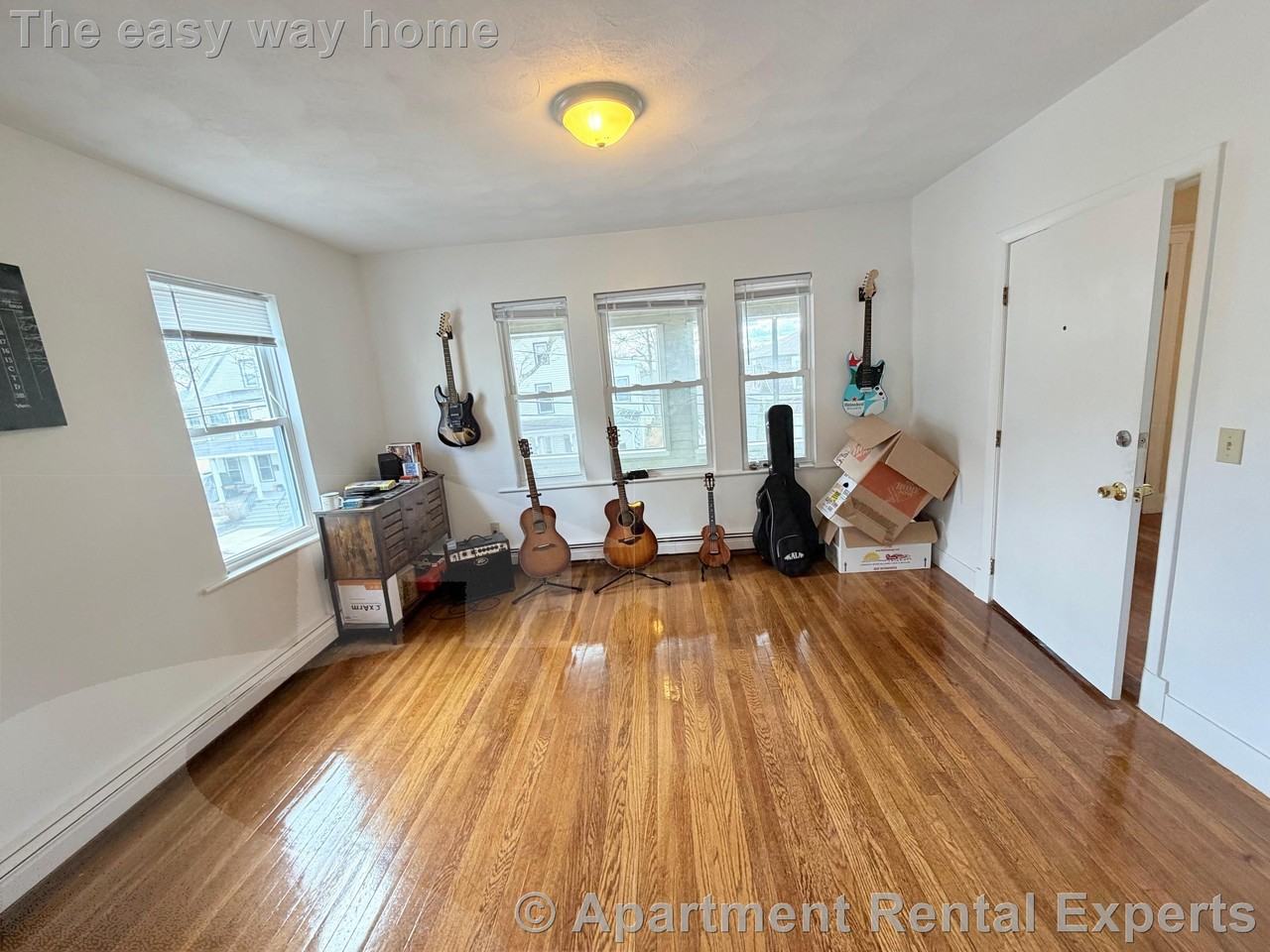 27 Conwell Ave #2 - Photo 5 of 14