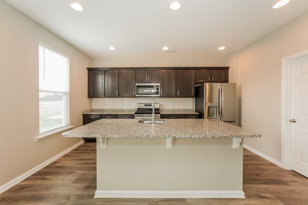 1119 Barberry Dr - Photo 6 of 17