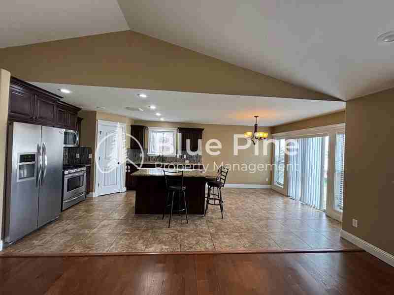 6020 Bryson Ln - Photo 3 of 24