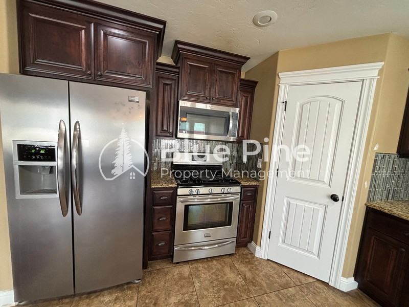 6020 Bryson Ln - Photo 4 of 24