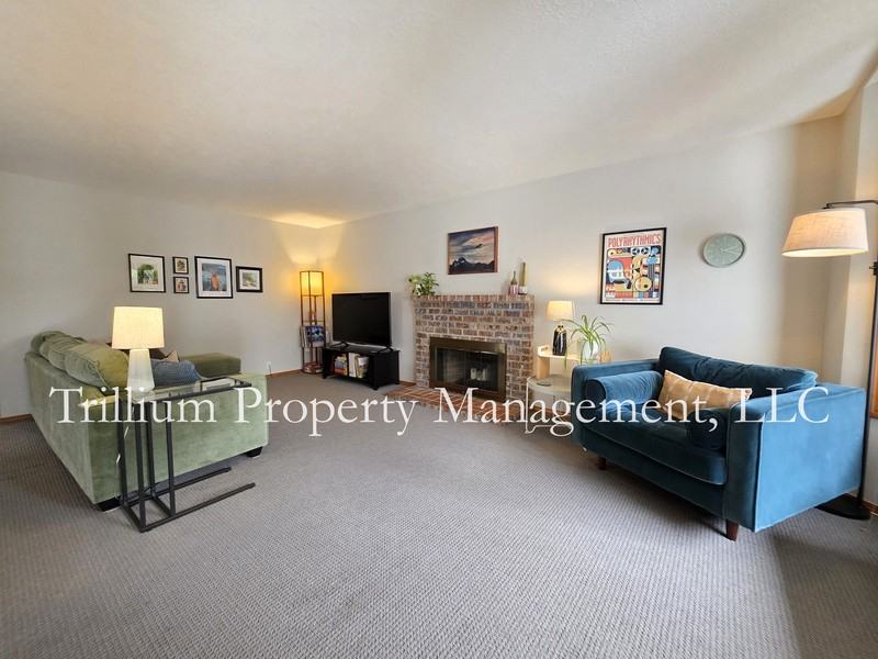 110 Se 65th Ave - Photo 4 of 29