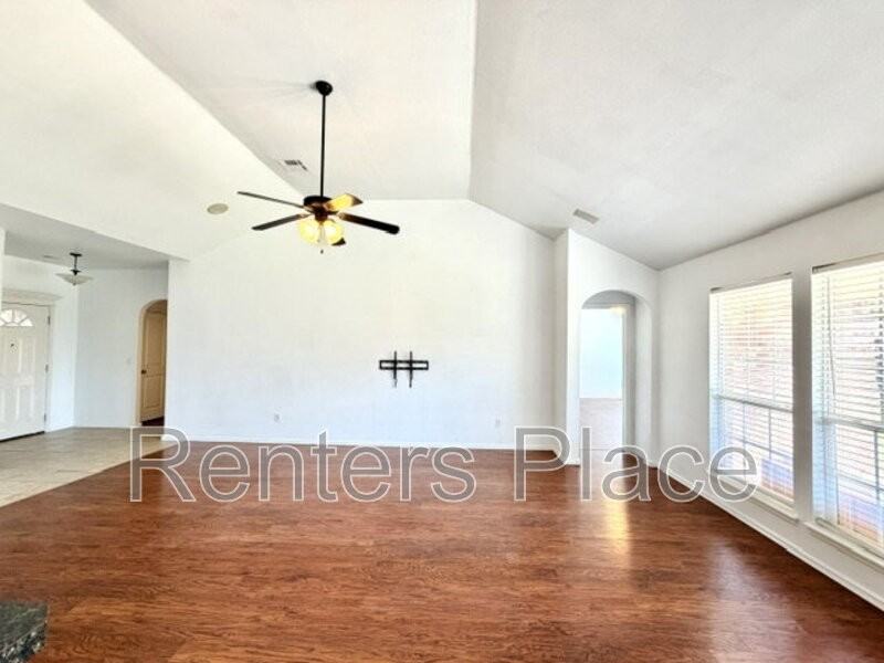 2006 W J St - Photo 3 of 17