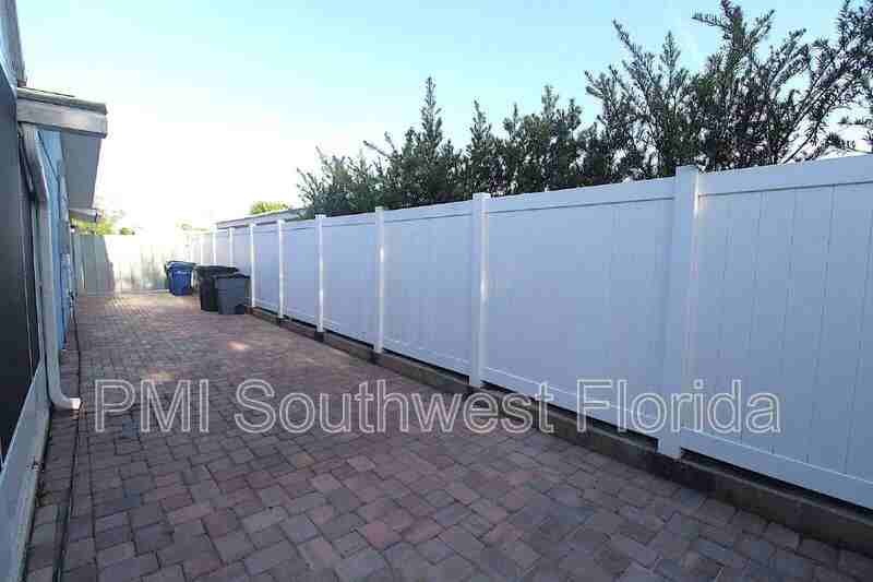 5521 Yorkshire Way - Photo 6 of 35