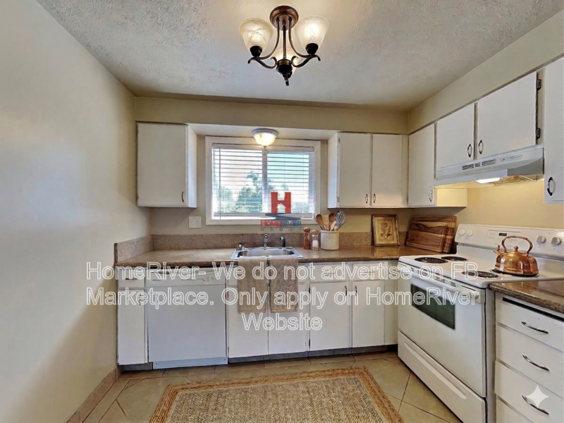 3211 S Regal St #5 - Photo 3 of 18