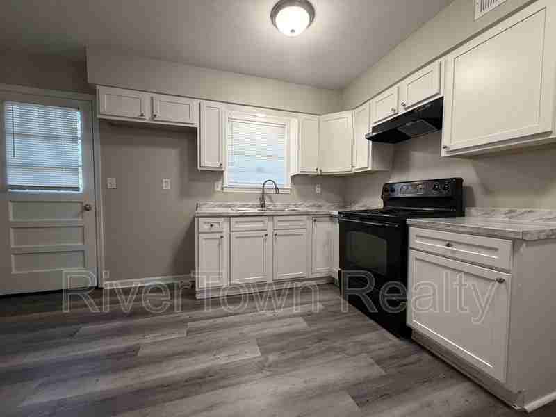 3535 Debby Dr - Photo 2 of 12