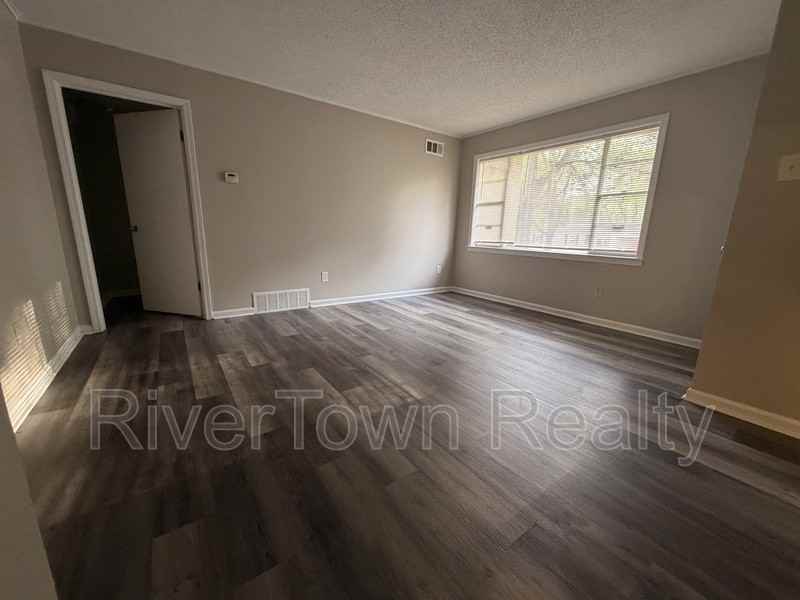 3535 Debby Dr - Photo 4 of 12