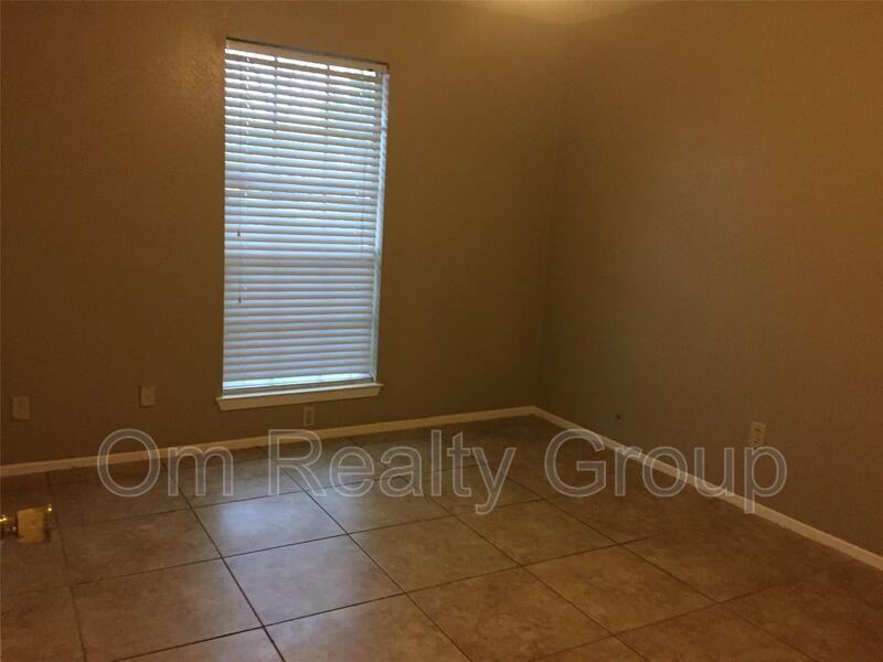 17318 Edgehaven Dr - Photo 4 of 16