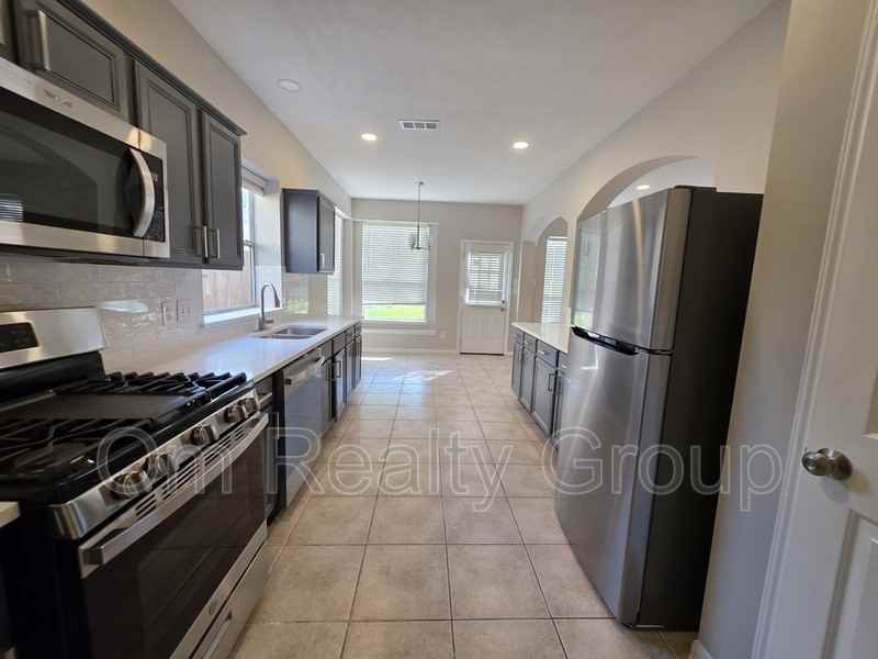 17207 Rancho Verde Way - Photo 6 of 21