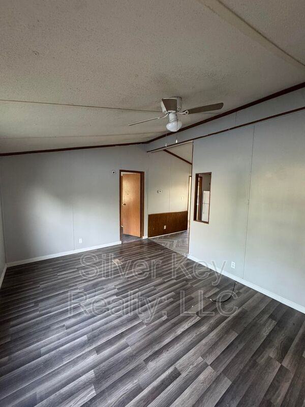 901 Eastanallee Ave #A - Photo 2 of 13