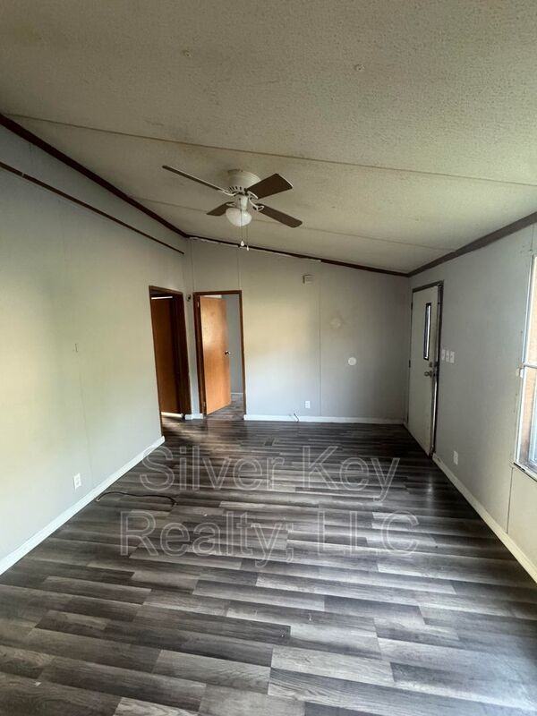 901 Eastanallee Ave #A - Photo 3 of 13