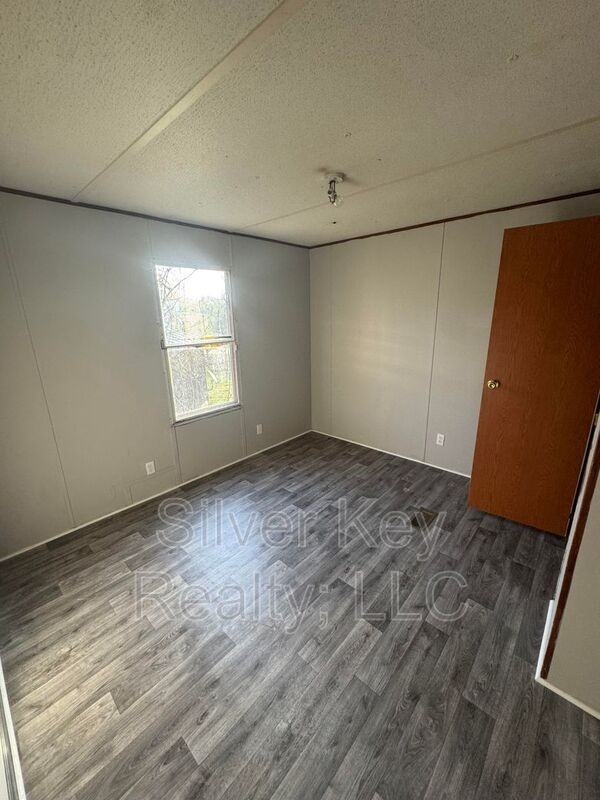 901 Eastanallee Ave #A - Photo 6 of 13