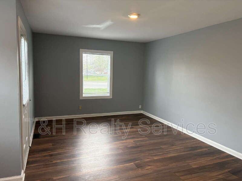 4726 E 34th St - Photo 4 of 12