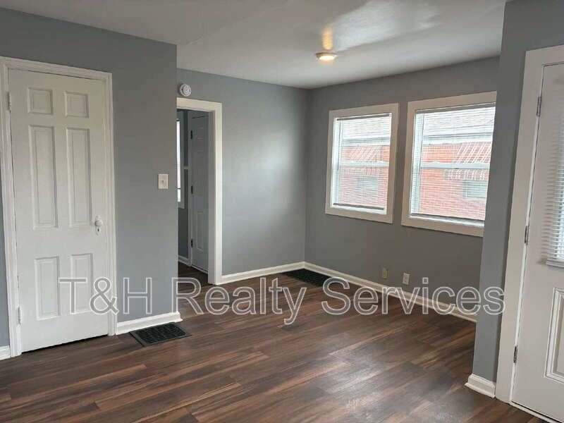 4726 E 34th St - Photo 6 of 12