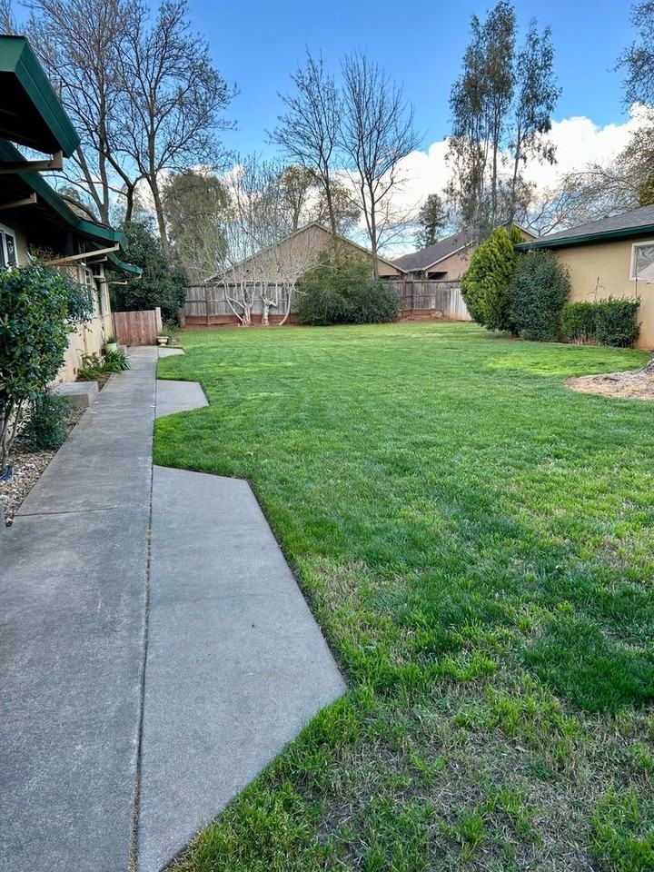 2425 Mariposa Ave - Photo 2 of 15