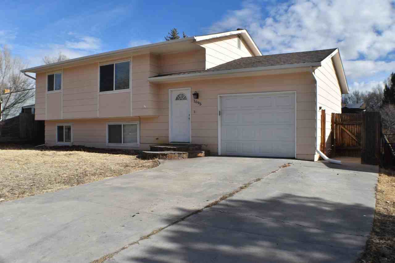 1095 Peterson Rd - Photo 3 of 30