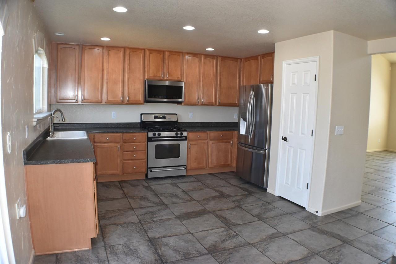 8305 Cedar Chase Dr - Photo 6 of 30