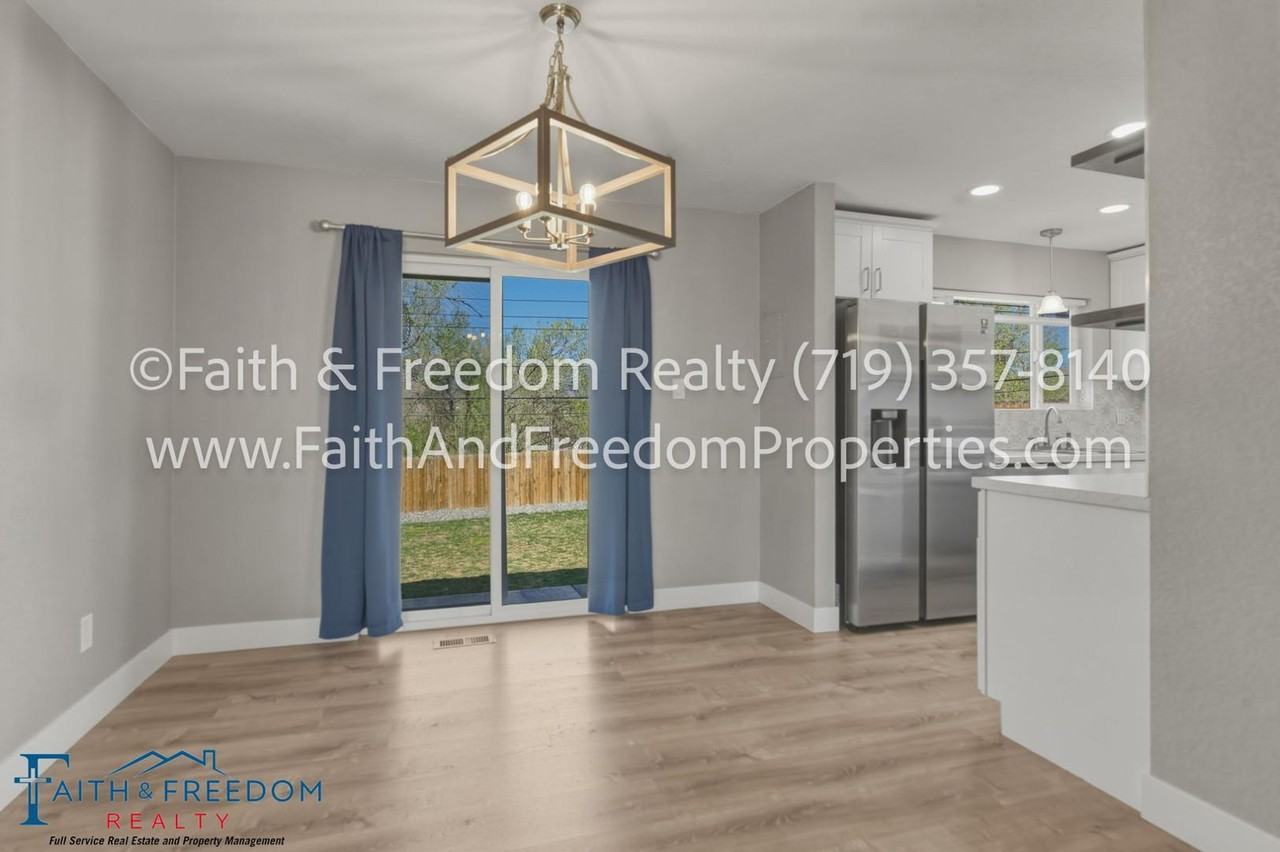 260 Everett Dr - Photo 7 of 23