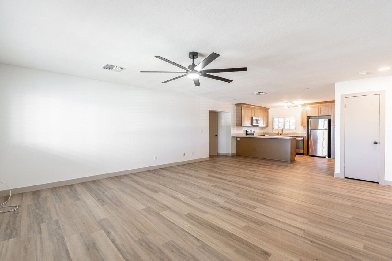 5739 W Monte Vista Rd - Photo 2 of 48