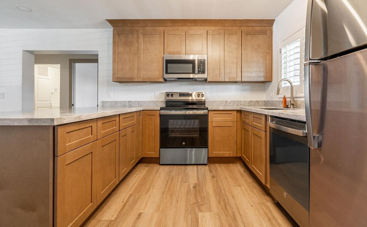 5739 W Monte Vista Rd - Photo 3 of 48