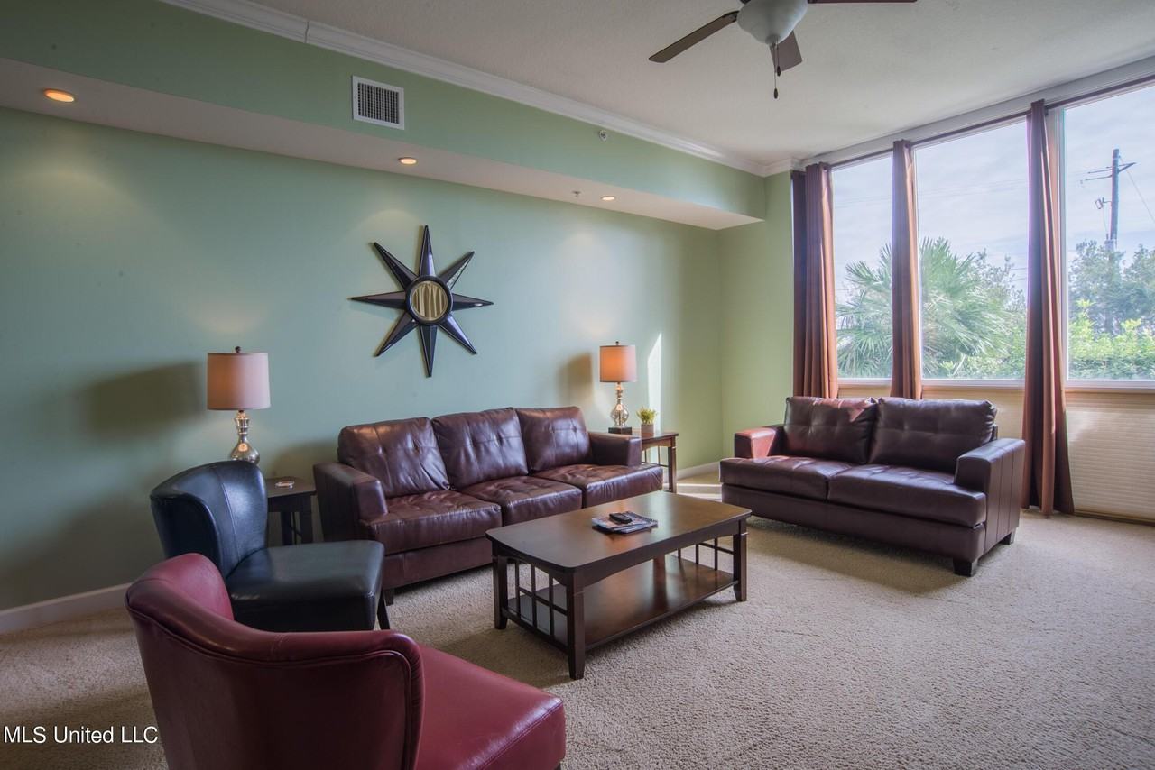 1200 Beach Dr - Photo 5 of 17