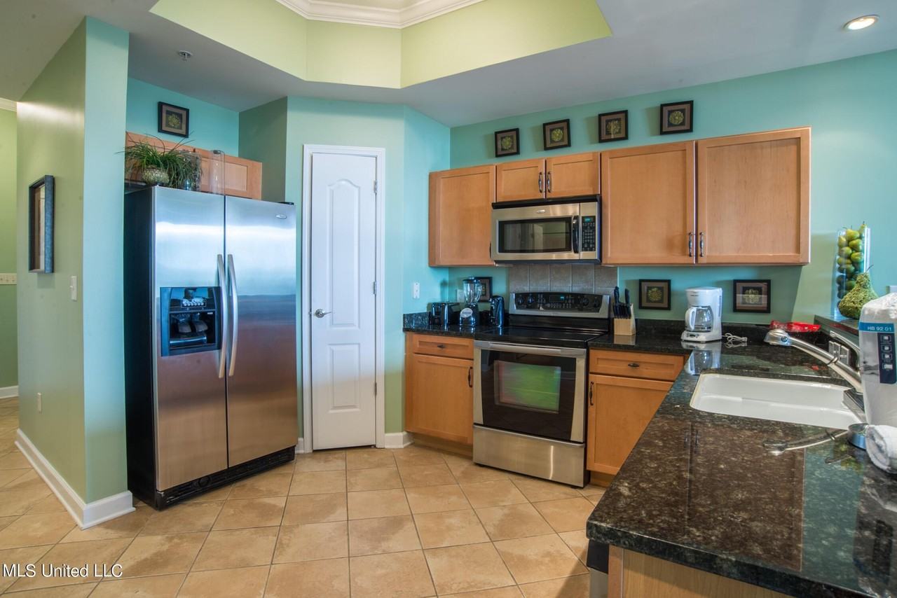 1200 Beach Dr - Photo 7 of 17