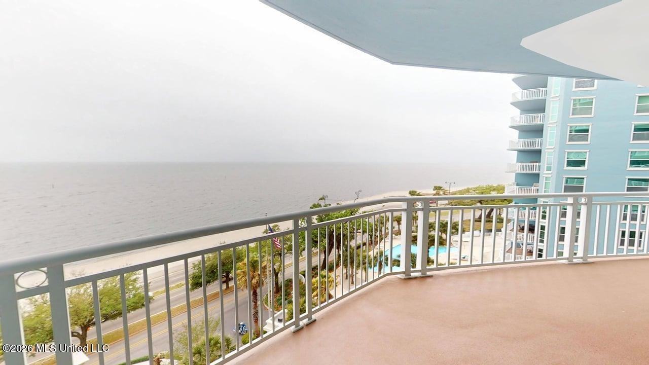 2230 Beach Dr - Photo 2 of 26