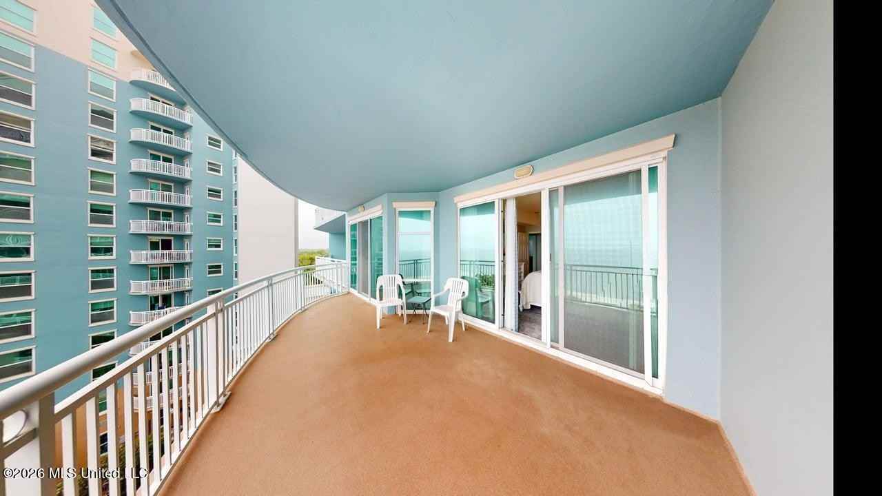 2230 Beach Dr - Photo 3 of 26