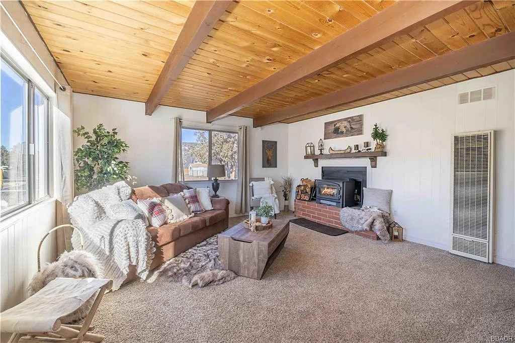 2176 5th Ln - Photo 4 of 16