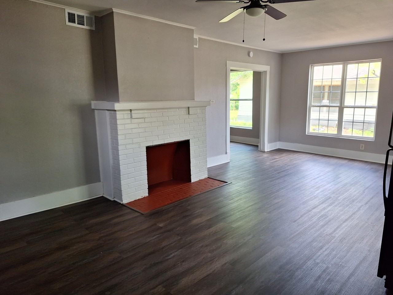 1918 W Collin St #HOME - Photo 2 of 10