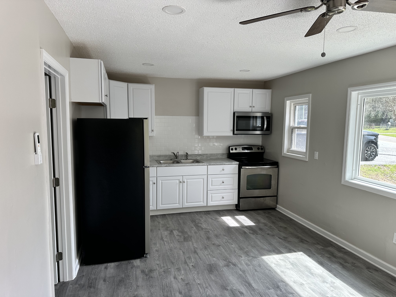 4331 Andrews St #A - Photo 2 of 7