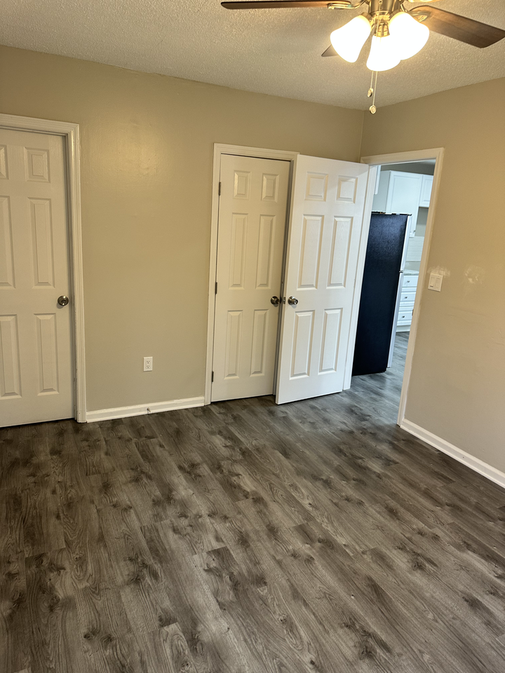 4331 Andrews St #A - Photo 6 of 7