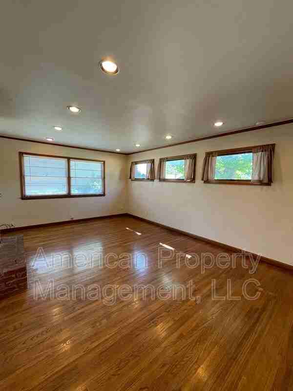 5147 S Toledo Ave - Photo 5 of 38